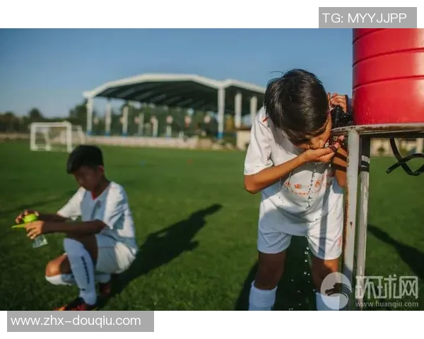 提升青少年足球技能的全面训练视频分享与技巧解析